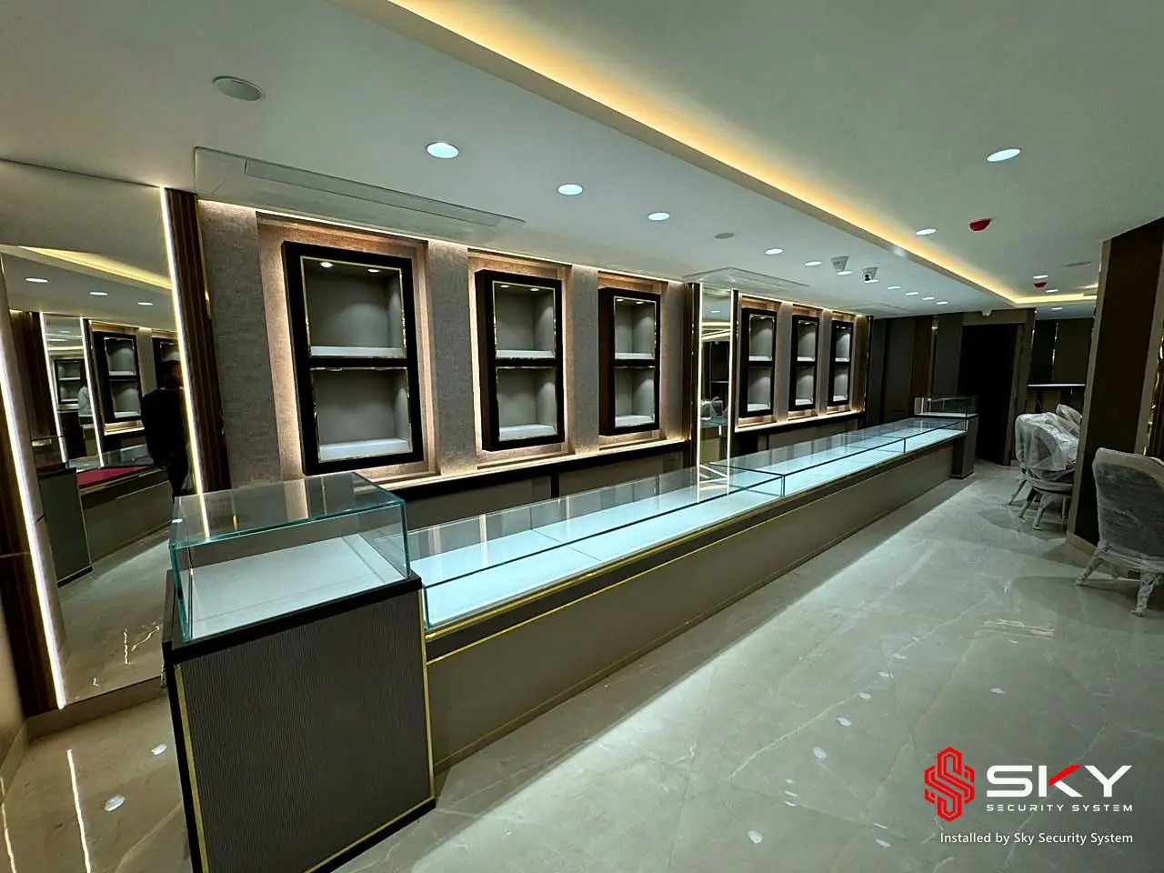 Jewellery display counters at a jewellery retail. Security and ELV work by Sky Security System.